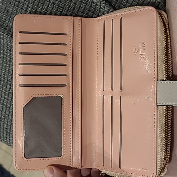 Pomelo Wallet - Picture 3 of 4
